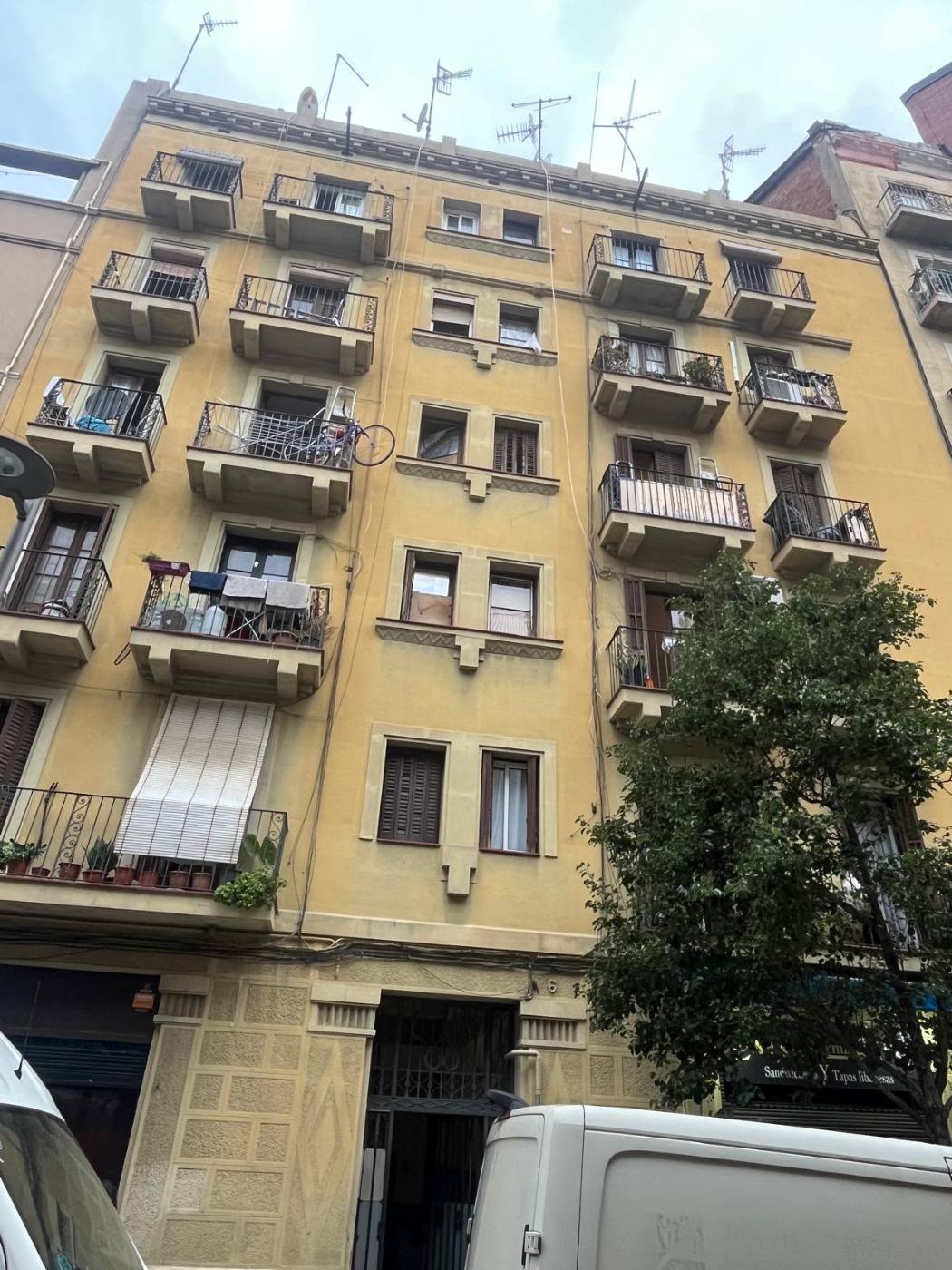 Edificio en venta, Sans, Barcelona