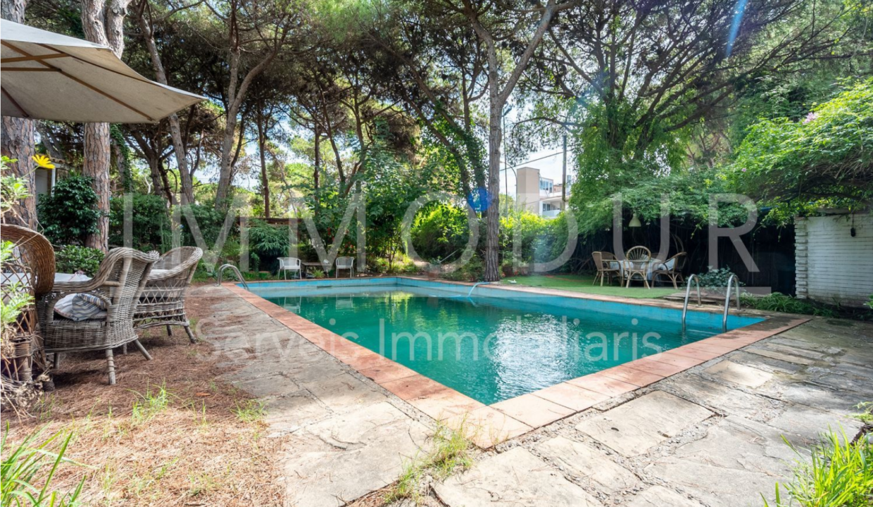 Screenshot 2022-11-07 at 13-07-05 Casa o chalet independiente en venta en paseo marina 12 s_n La Pineda Castelldefels — idealista