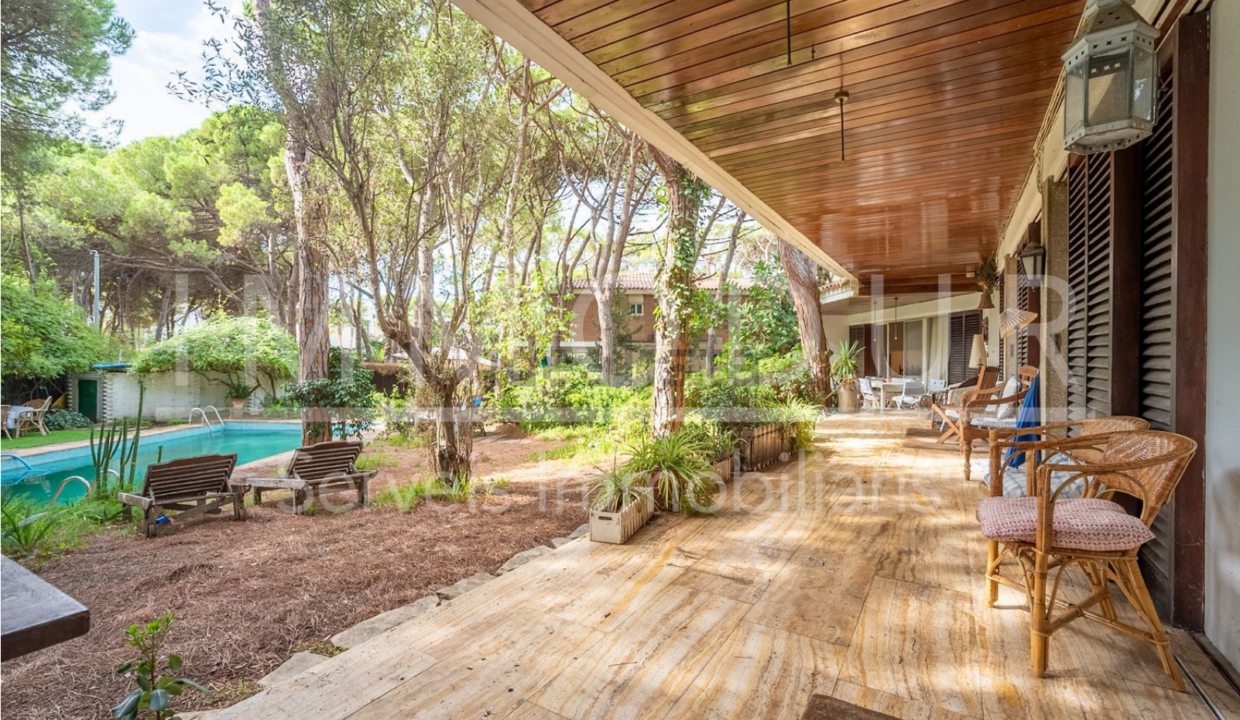 Screenshot 2022-11-07 at 13-07-10 Casa o chalet independiente en venta en paseo marina 12 s_n La Pineda Castelldefels — idealista