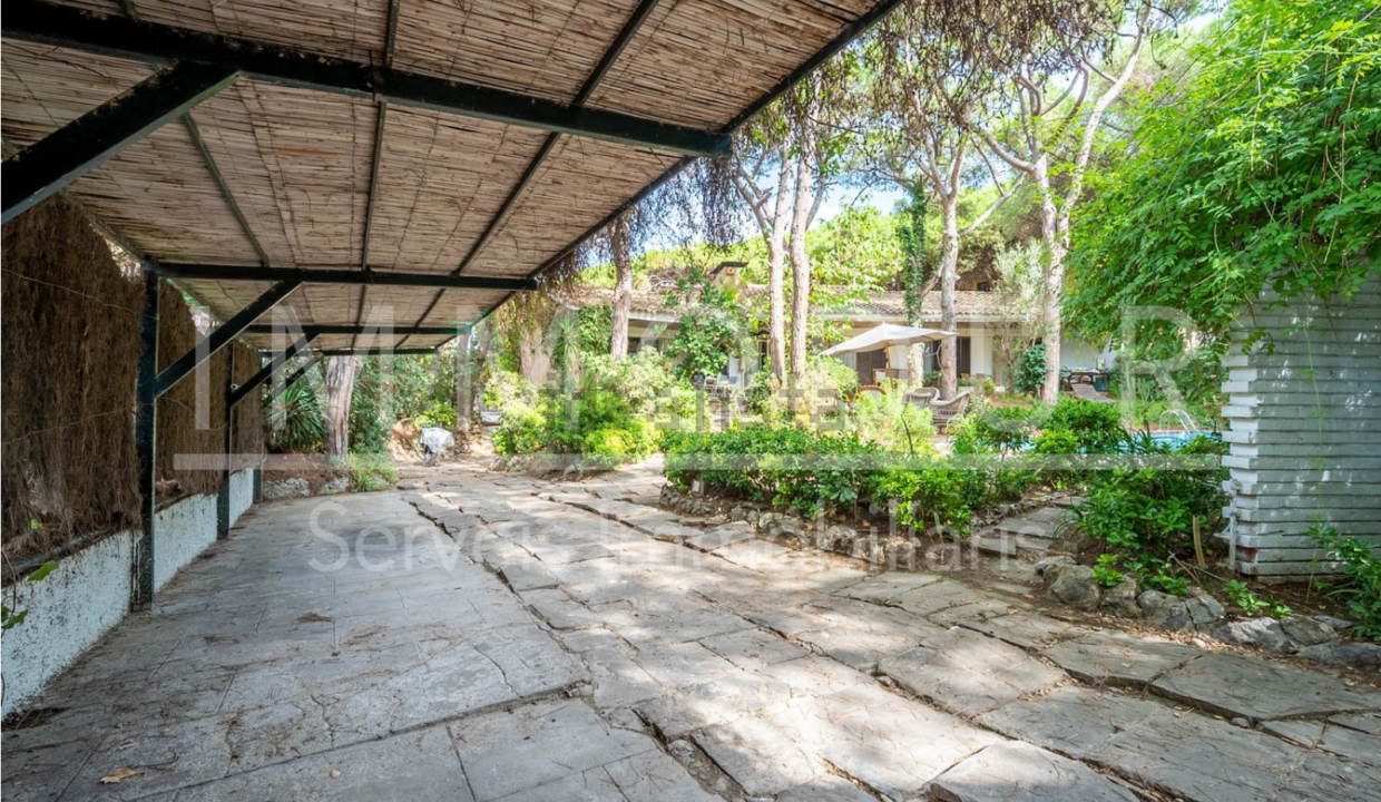 Screenshot 2022-11-07 at 13-07-26 Casa o chalet independiente en venta en paseo marina 12 s_n La Pineda Castelldefels — idealista