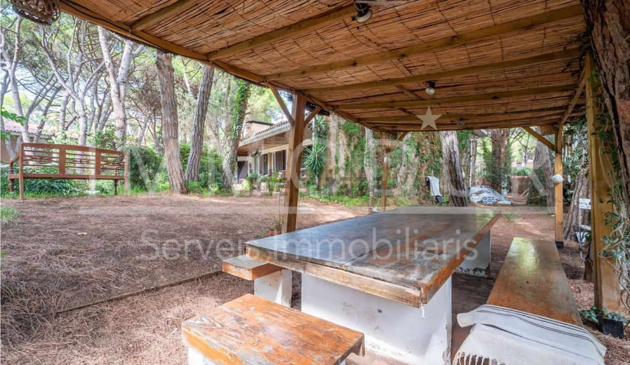 Screenshot 2022-11-07 at 13-07-42 Casa o chalet independiente en venta en paseo marina 12 s_n La Pineda Castelldefels — idealista