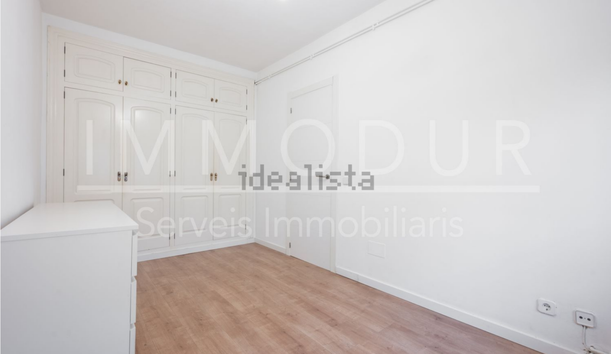 Screenshot 2022-11-07 at 13-15-12 Alquiler de Piso en avenida de la Pineda s_n Can Bou Castelldefels — idealista