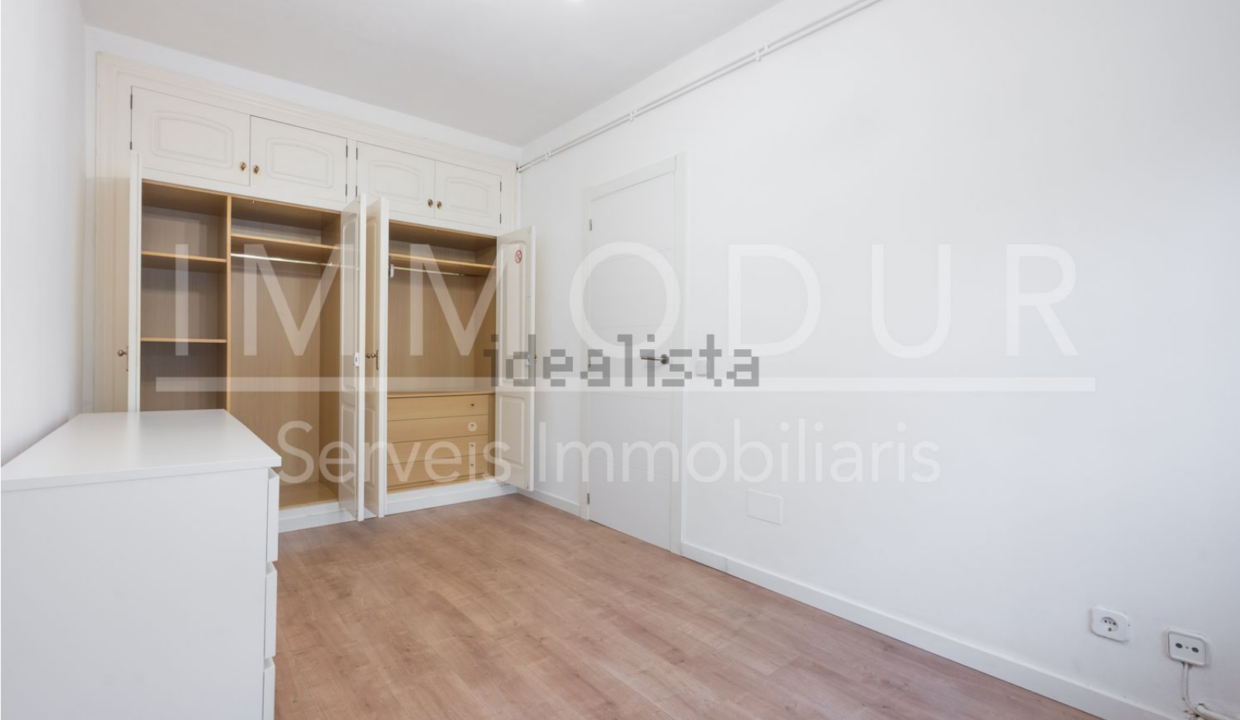 Screenshot 2022-11-07 at 13-15-16 Alquiler de Piso en avenida de la Pineda s_n Can Bou Castelldefels — idealista